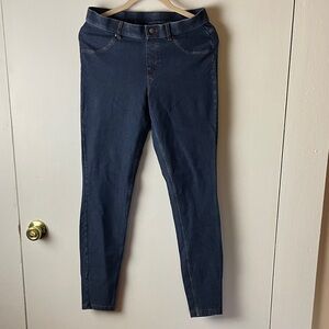 HUE Women's Dark Blue Skinny Jeggings with back pockets